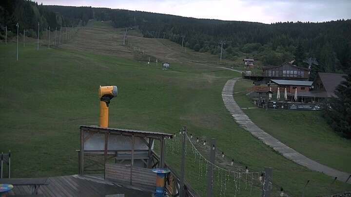 Dolný Kubín (Kubínska hoľa - Berg) Kubínska hoľa II snow cam captured at 17 September 2026 at 10:04 pm GMT+2