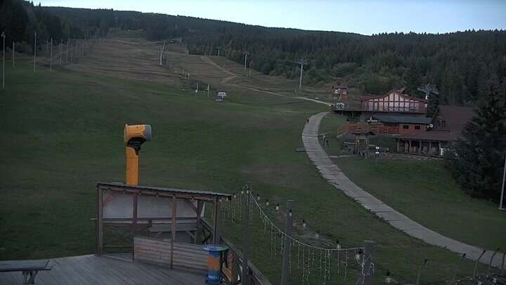 Dolný Kubín (Kubínska hoľa - Berg) Kubínska hoľa II snow cam captured at 26 September 2026 at 6:45 pm GMT+2
