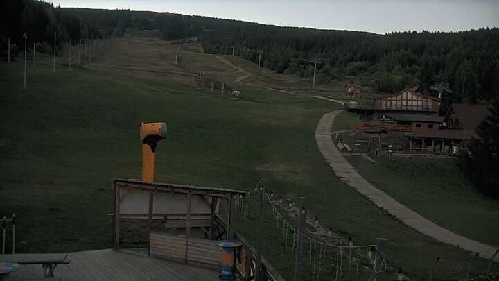 Dolný Kubín (Kubínska hoľa - Berg) Kubínska hoľa II snow cam captured at 28 September 2026 at 6:47 pm GMT+2