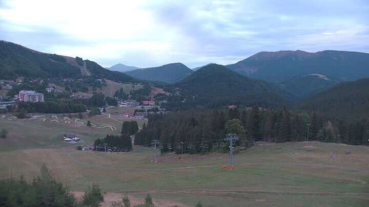 Donovaly (Záhradište) Záhradište snow cam captured at 17 September 2026 at 10:04 pm GMT+2
