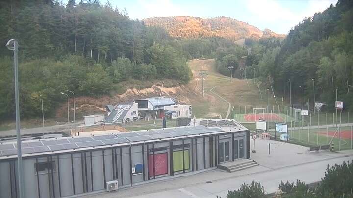 Hodruša Hámre Salamandra Resort snow cam captured at 18 September 2026 at 6:37 pm GMT+2