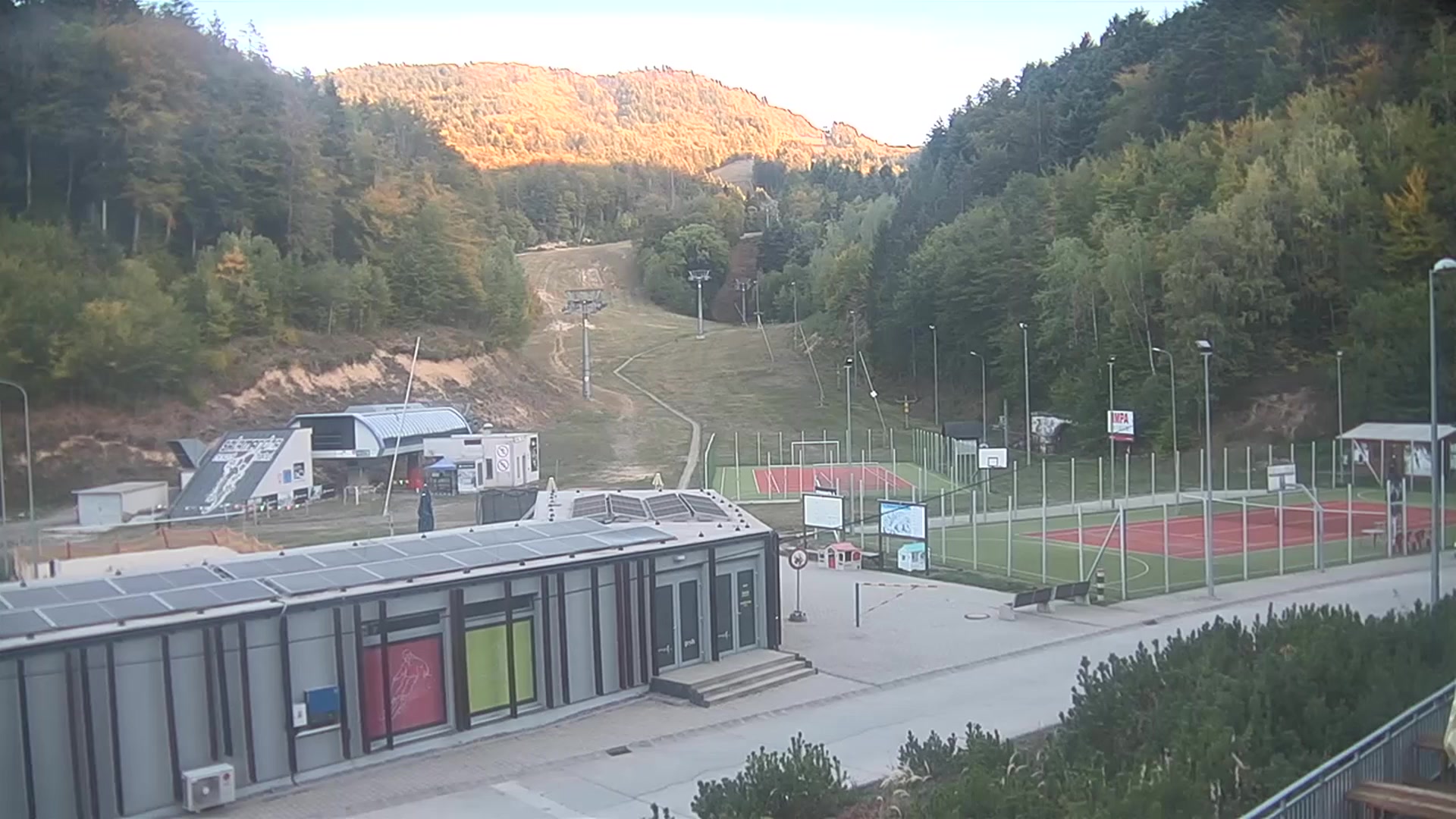 Hodruša Hámre Salamandra Resort snow cam captured at 4 October 2026 at 6:02 pm GMT+2