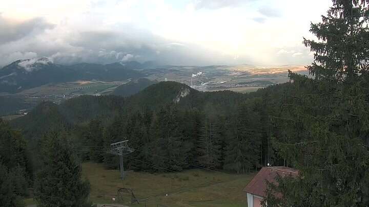 Ružomberok (Malinô Brdo) Malinô brdo snow cam captured at 22 September 2026 at 6:10 pm GMT+2