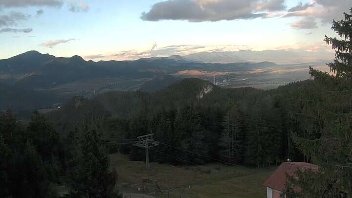 Ružomberok (Malinô Brdo) Malinô brdo snow cam captured at 23 September 2026 at 6:10 pm GMT+2