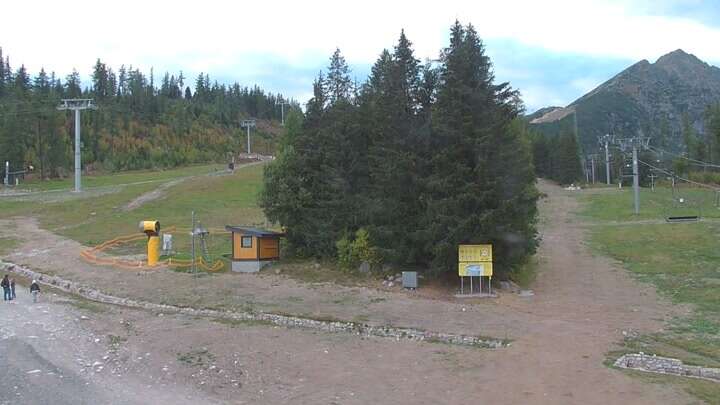 Štrbské Pleso (Interski) Štrbské Pleso - Interski snow cam captured at 13 September 2026 at 6:43 pm GMT+2