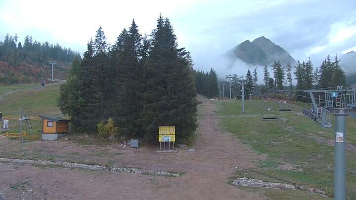 Štrbské Pleso (Interski) Štrbské Pleso - Interski snow cam captured at 17 September 2026 at 10:16 pm GMT+2