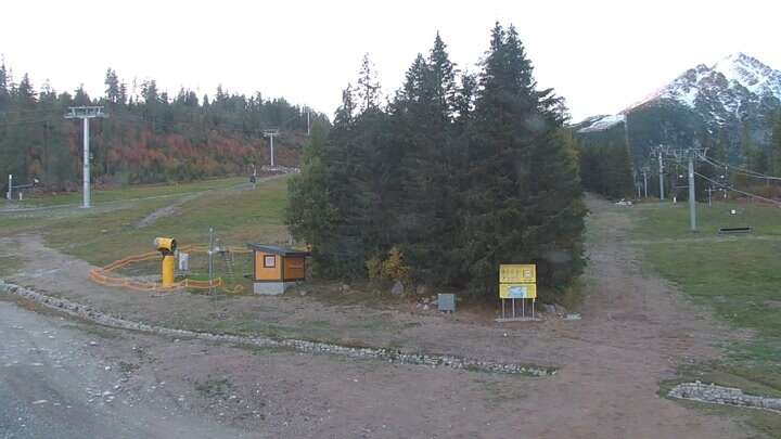 Štrbské Pleso (Interski) Štrbské Pleso - Interski snow cam captured at 23 September 2026 at 6:39 pm GMT+2