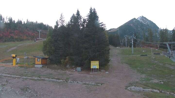 Štrbské Pleso (Interski) Štrbské Pleso - Interski snow cam captured at 27 September 2026 at 6:30 pm GMT+2