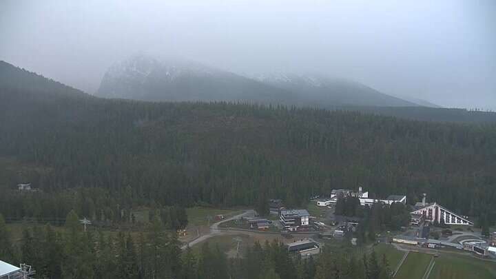 Štrbské Pleso (Interski) Mostíky snow cam captured at 22 September 2026 at 6:38 pm GMT+2