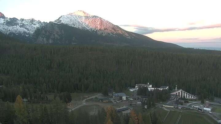 Štrbské Pleso (Interski) Mostíky snow cam captured at 26 September 2026 at 6:33 pm GMT+2