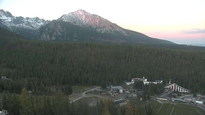 Štrbské Pleso (Interski) Mostíky snow cam captured at 28 September 2026 at 6:37 pm GMT+2