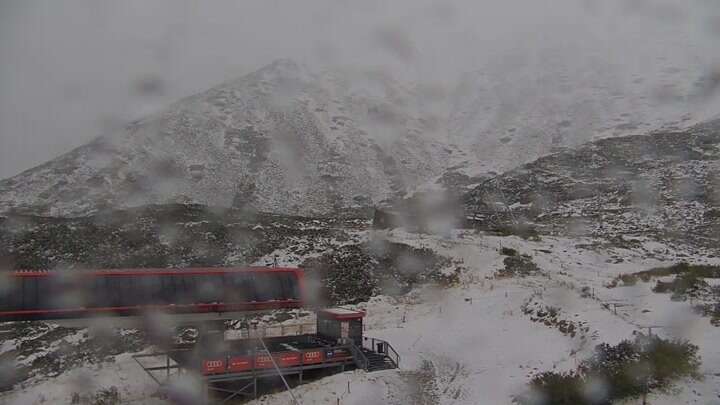 Tatranská Lomnica - Hohe Tatra (Skalnaté pleso) Skalnaté pleso snow cam captured at 22 September 2026 at 6:51 pm GMT+2