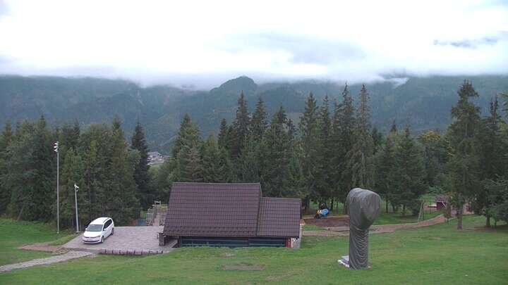 Ždiar Strachan Ski Centrum snow cam captured at 17 September 2026 at 10:16 pm GMT+2