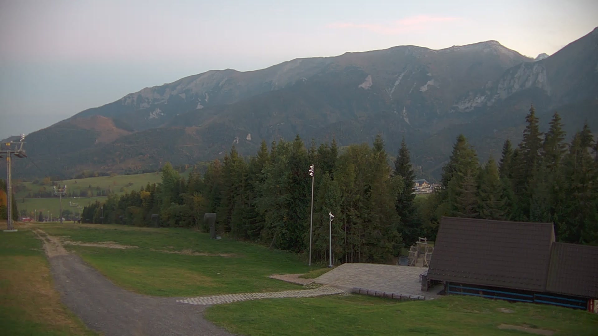 Ždiar Strachan Ski Centrum snow cam captured at 5 October 2026 at 6:40 pm GMT+2