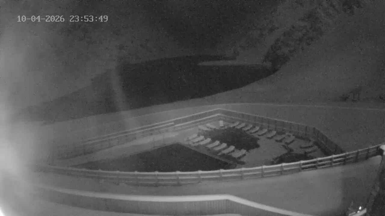 Portillo Inca Lake snow cam captured at 4 October 2026 at 11:54 pm GMT-3