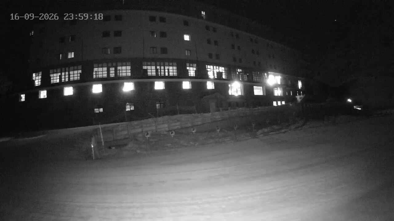 Portillo Ski School snow cam captured at 16 September 2026 at 11:59 pm GMT-3