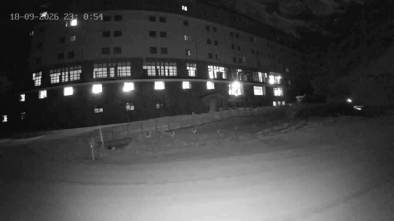 Portillo Ski School snow cam captured at 18 September 2026 at 11:51 pm GMT-3