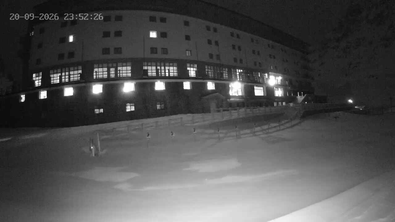 Portillo Ski School snow cam captured at 20 September 2026 at 11:52 pm GMT-3