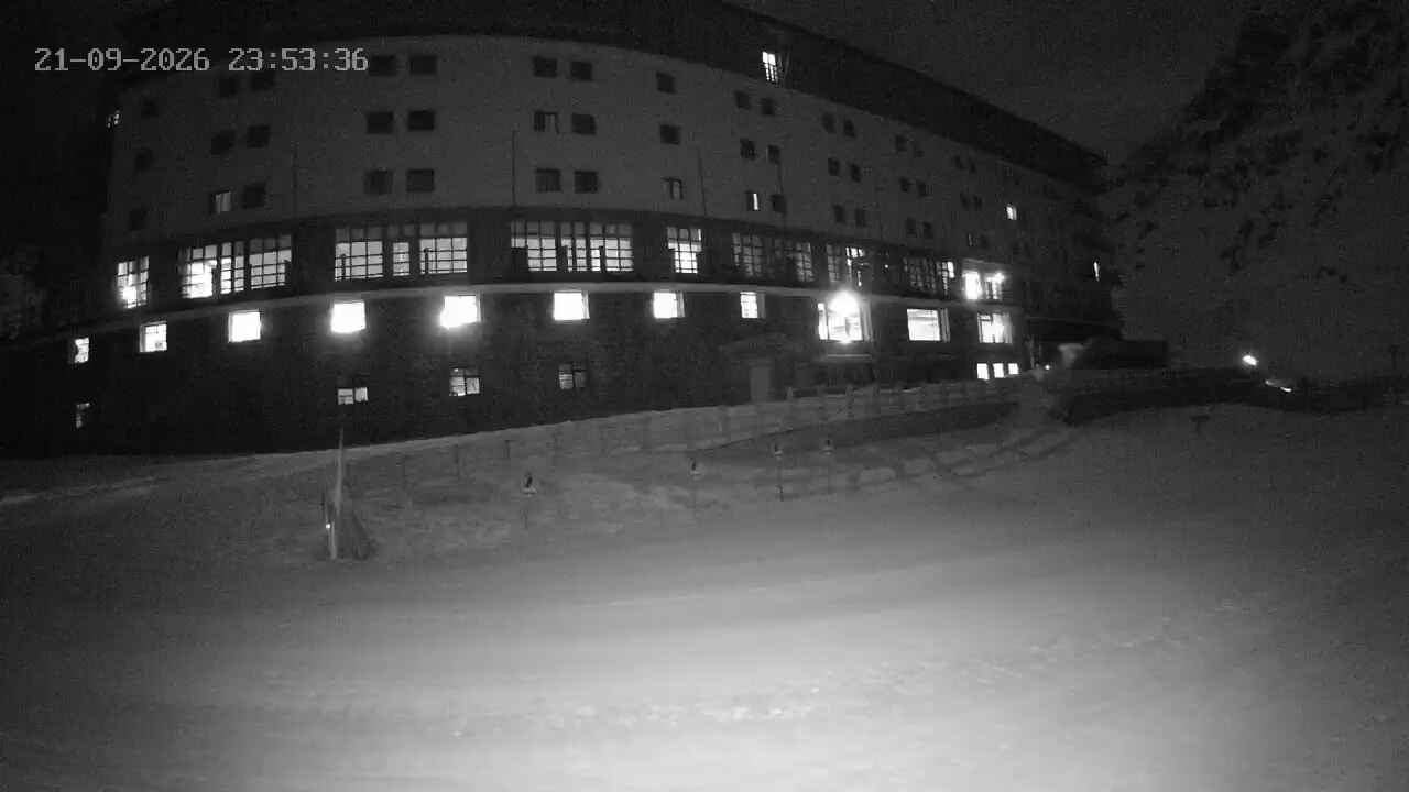 Portillo Ski School snow cam captured at 21 September 2026 at 11:53 pm GMT-3