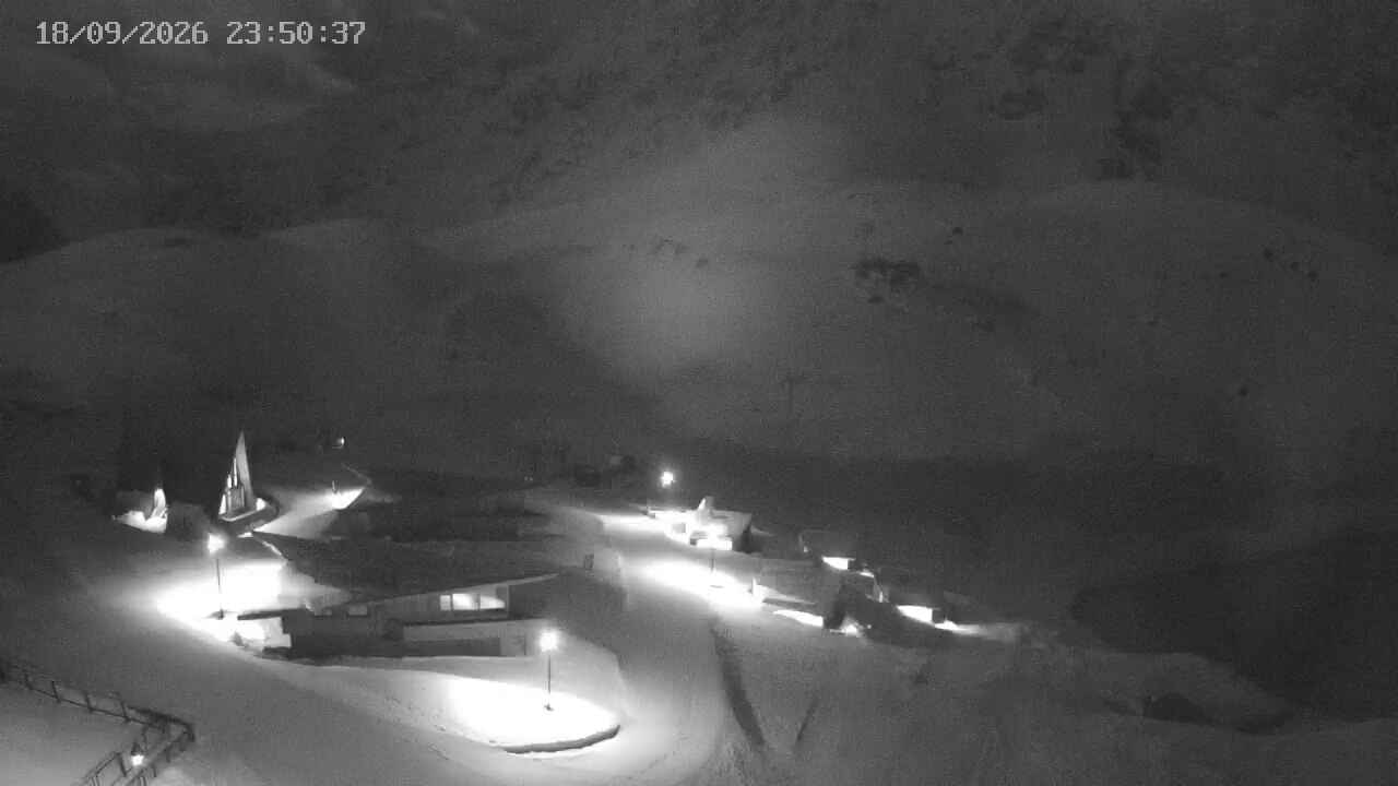 Portillo Roca Jack snow cam captured at 18 September 2026 at 11:51 pm GMT-3
