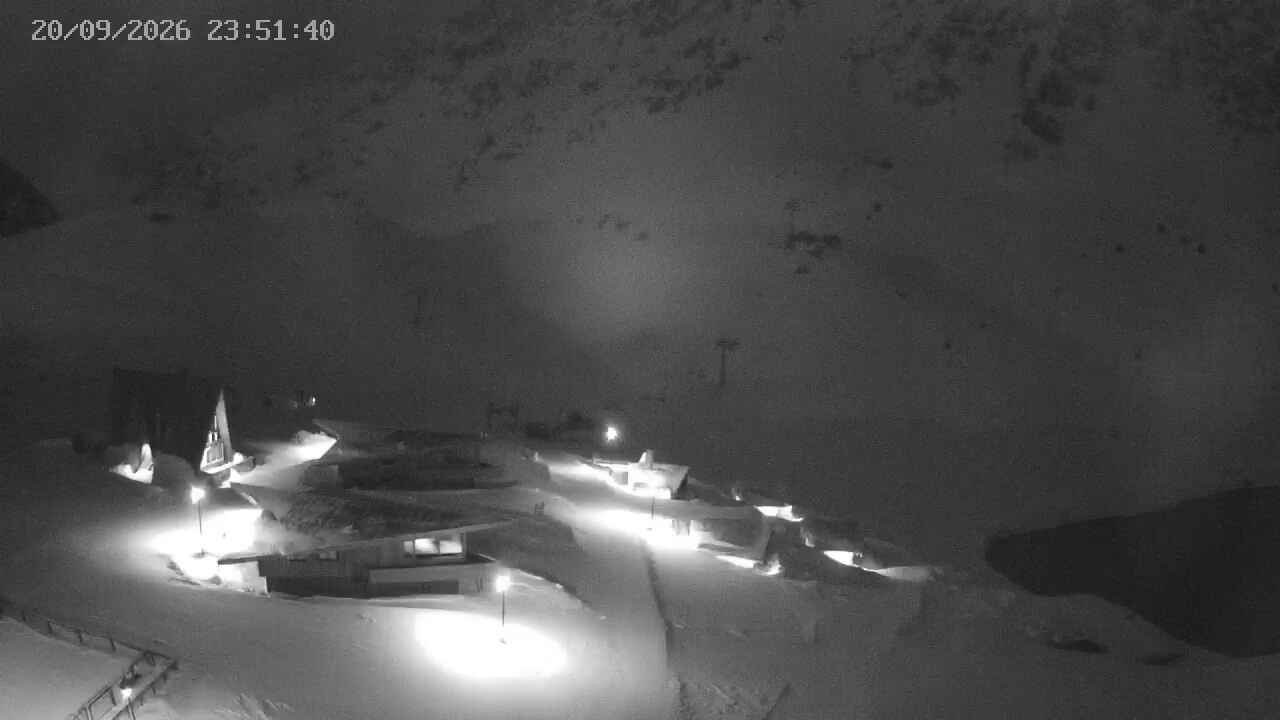 Portillo Roca Jack snow cam captured at 20 September 2026 at 11:52 pm GMT-3