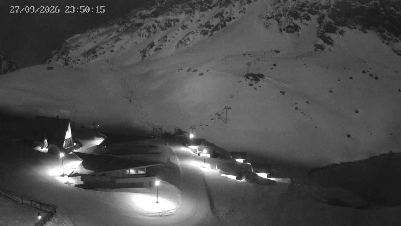 Portillo Roca Jack snow cam captured at 27 September 2026 at 11:51 pm GMT-3