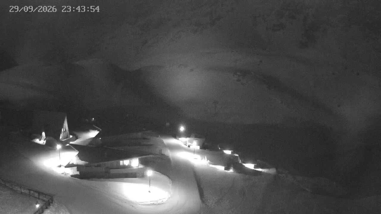 Portillo Roca Jack snow cam captured at 29 September 2026 at 11:44 pm GMT-3