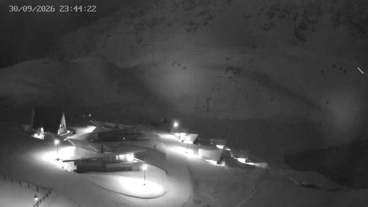 Portillo Roca Jack snow cam captured at 30 September 2026 at 11:45 pm GMT-3
