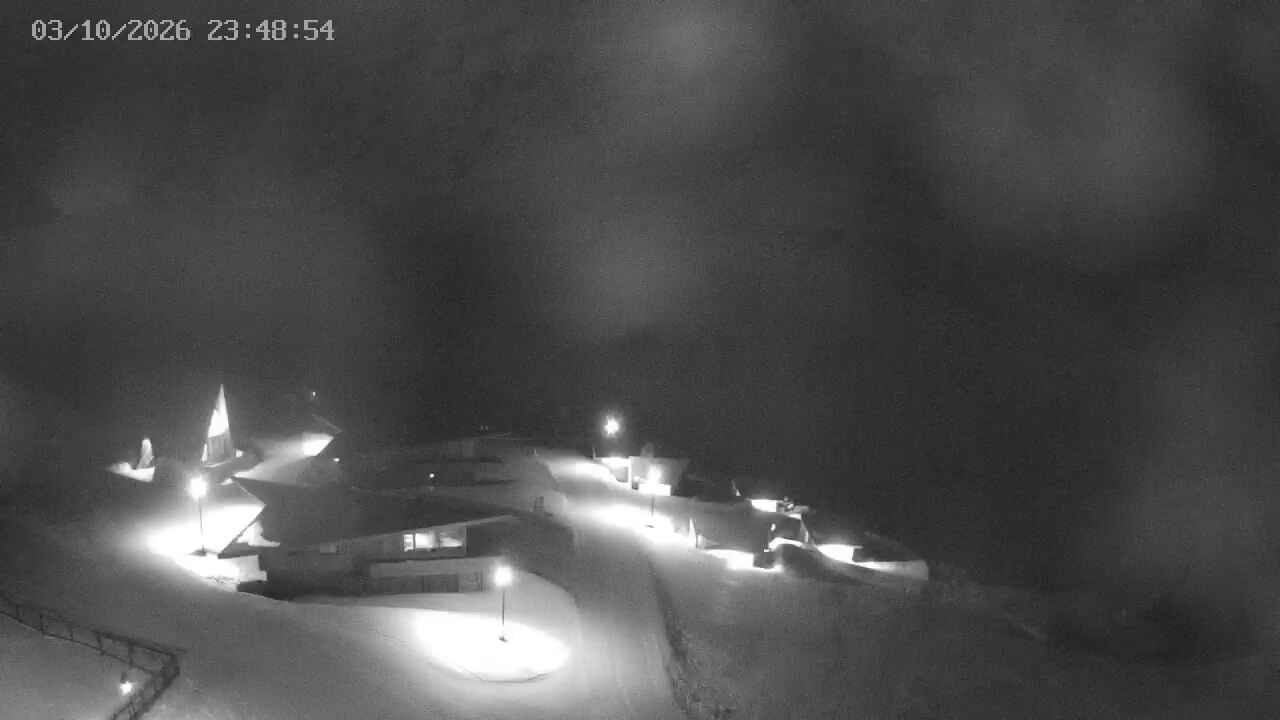 Portillo Roca Jack snow cam captured at 3 October 2026 at 11:50 pm GMT-3