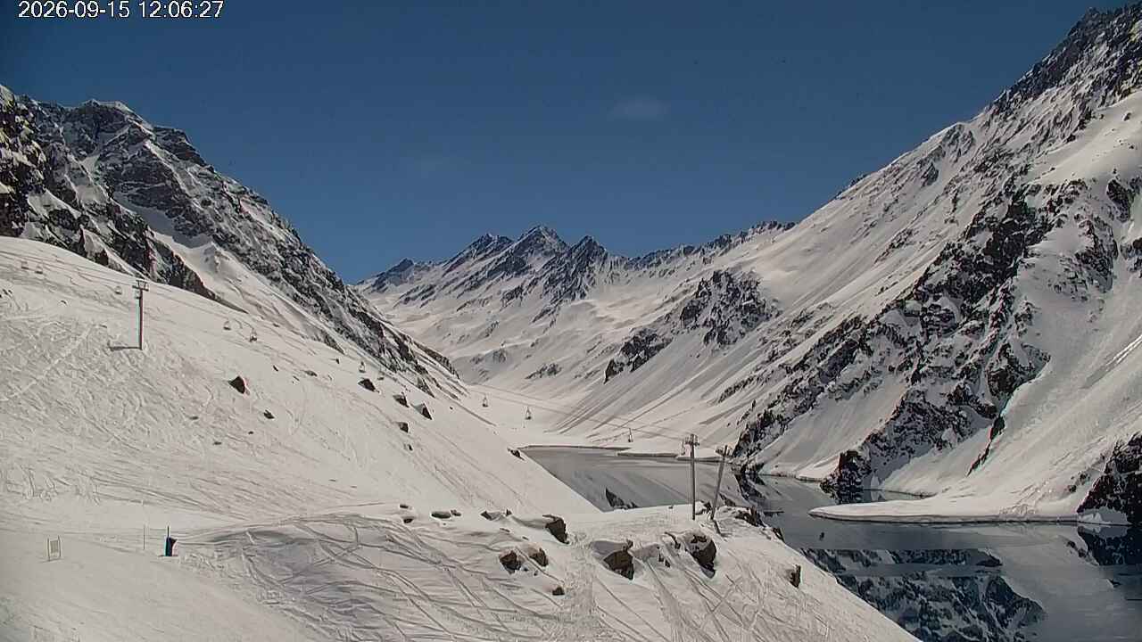 Portillo Conejo snow cam captured at 15 September 2026 at 1:07 pm GMT-3