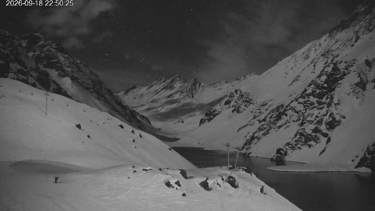 Portillo Conejo snow cam captured at 18 September 2026 at 11:51 pm GMT-3