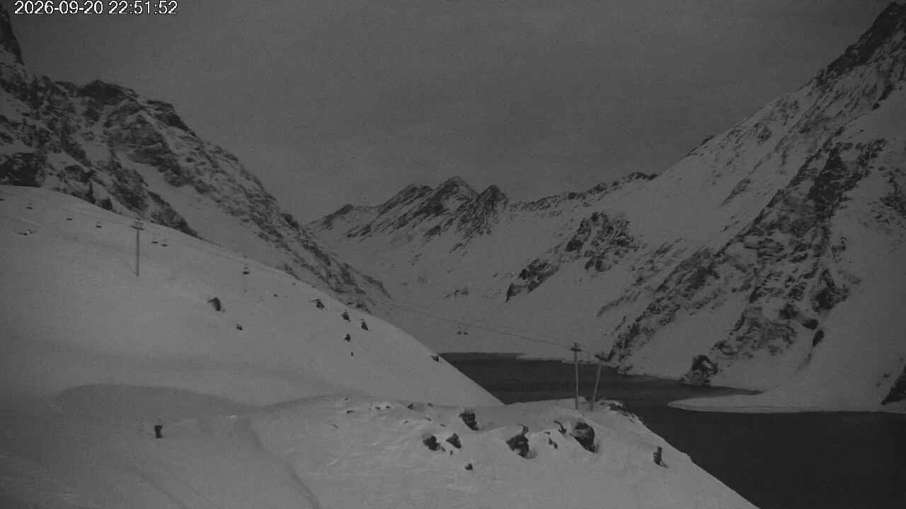Portillo Conejo snow cam captured at 20 September 2026 at 11:52 pm GMT-3