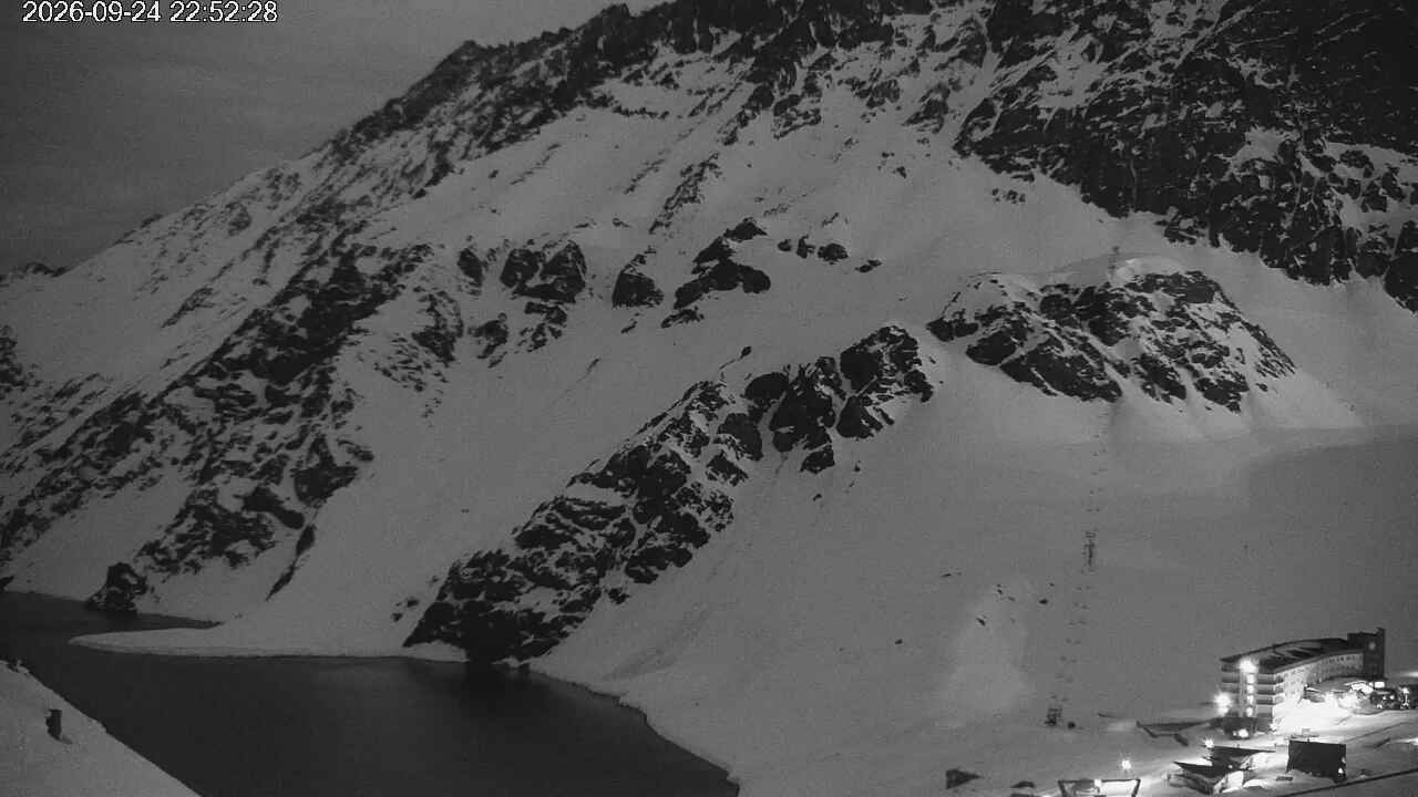 Portillo Conejo snow cam captured at 24 September 2026 at 11:53 pm GMT-3