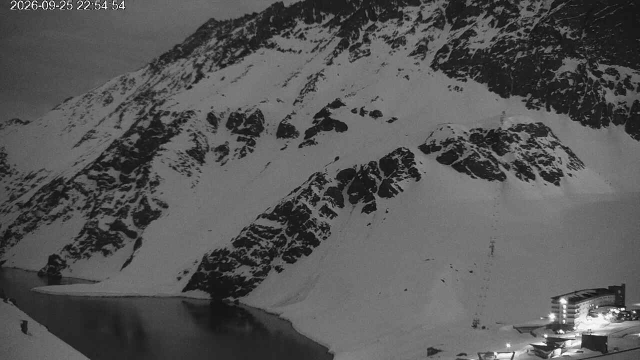 Portillo Conejo snow cam captured at 25 September 2026 at 11:54 pm GMT-3