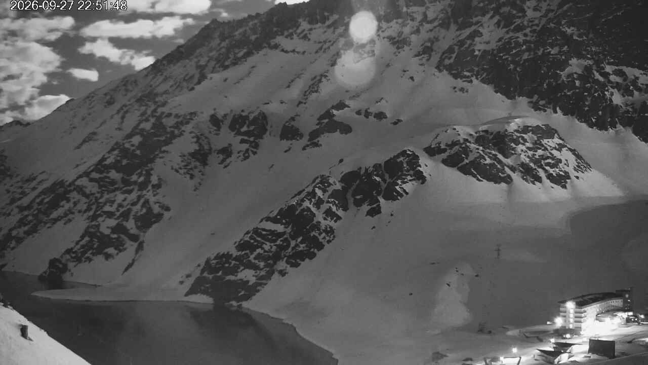 Portillo Conejo snow cam captured at 27 September 2026 at 11:51 pm GMT-3