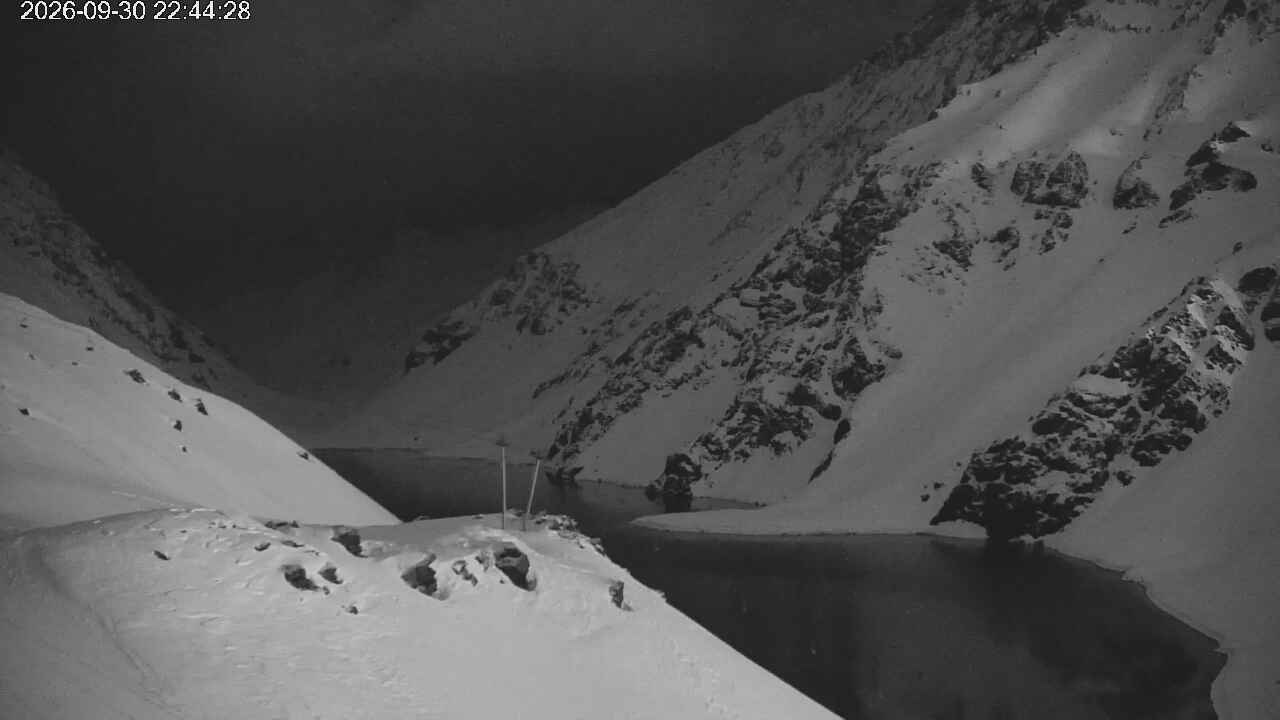 Portillo Conejo snow cam captured at 30 September 2026 at 11:45 pm GMT-3
