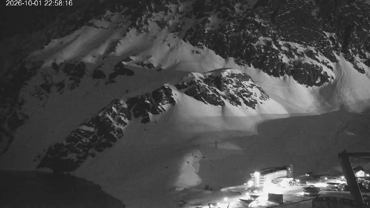 Portillo Conejo snow cam captured at 1 October 2026 at 11:59 pm GMT-3