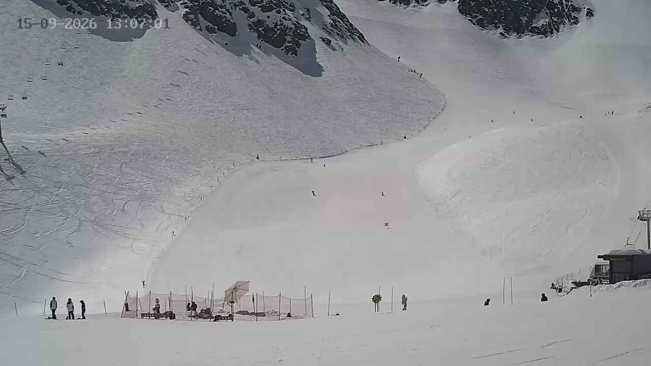 Portillo Plateau snow cam captured at 15 September 2026 at 1:07 pm GMT-3