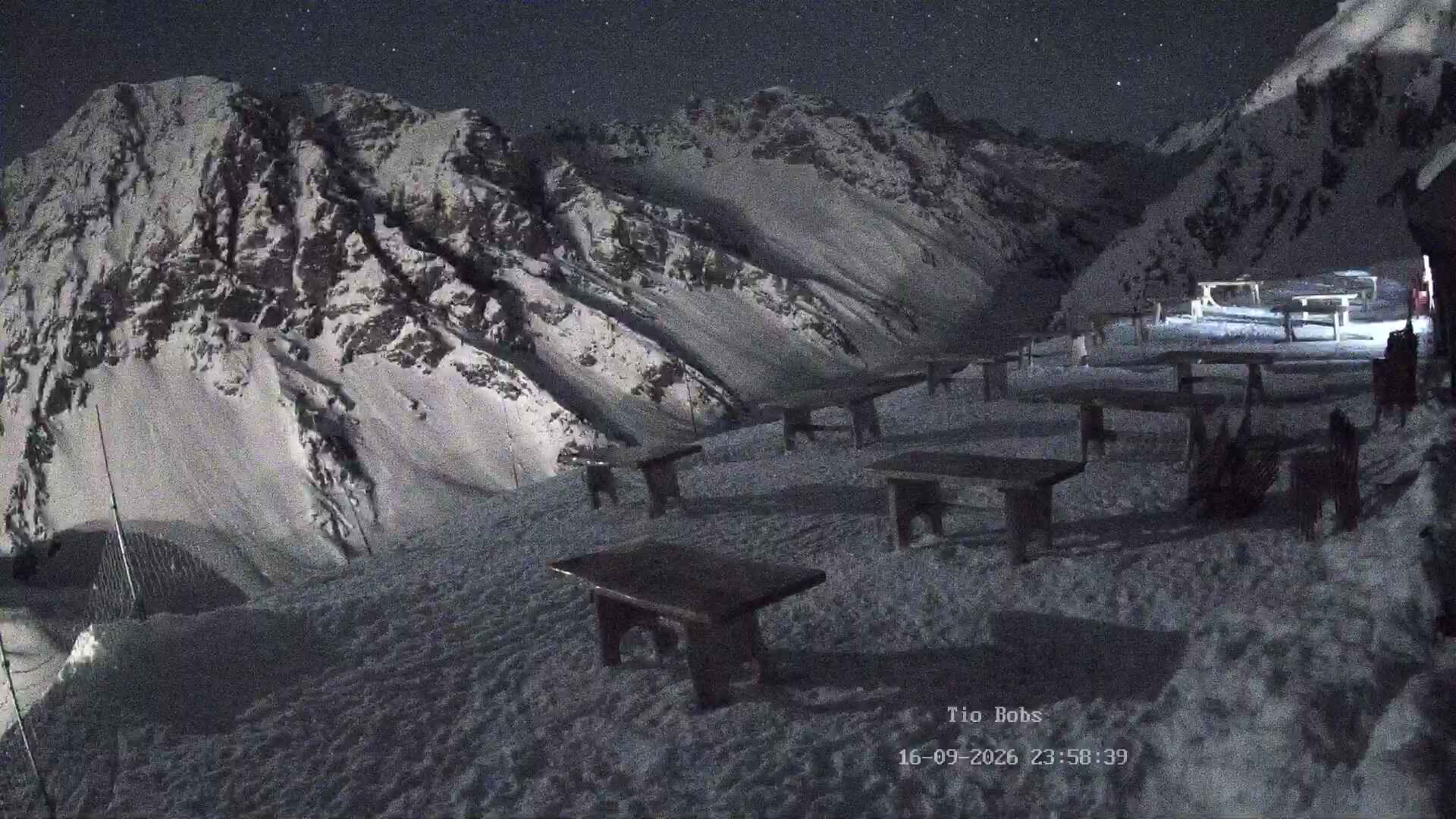 Portillo Tío Bobs snow cam captured at 16 September 2026 at 11:59 pm GMT-3