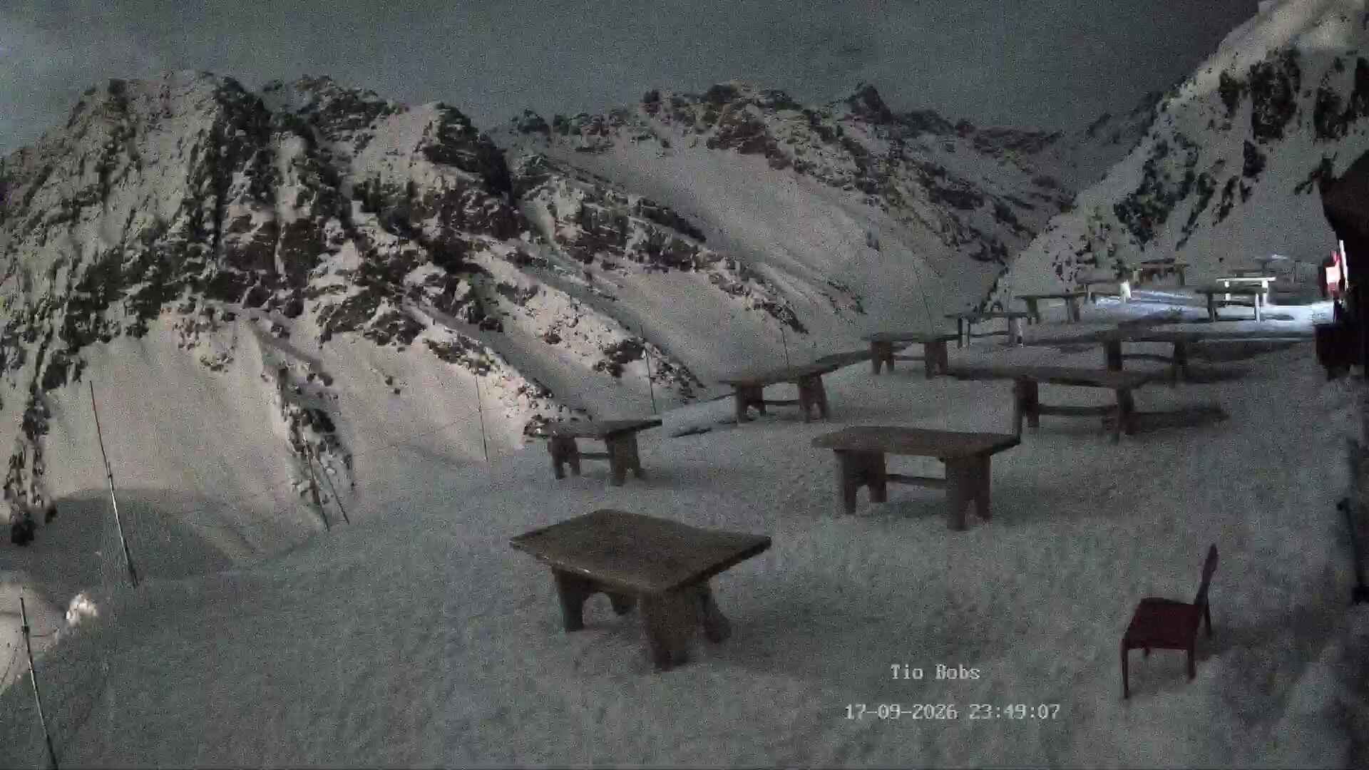 Portillo Tío Bobs snow cam captured at 17 September 2026 at 11:49 pm GMT-3