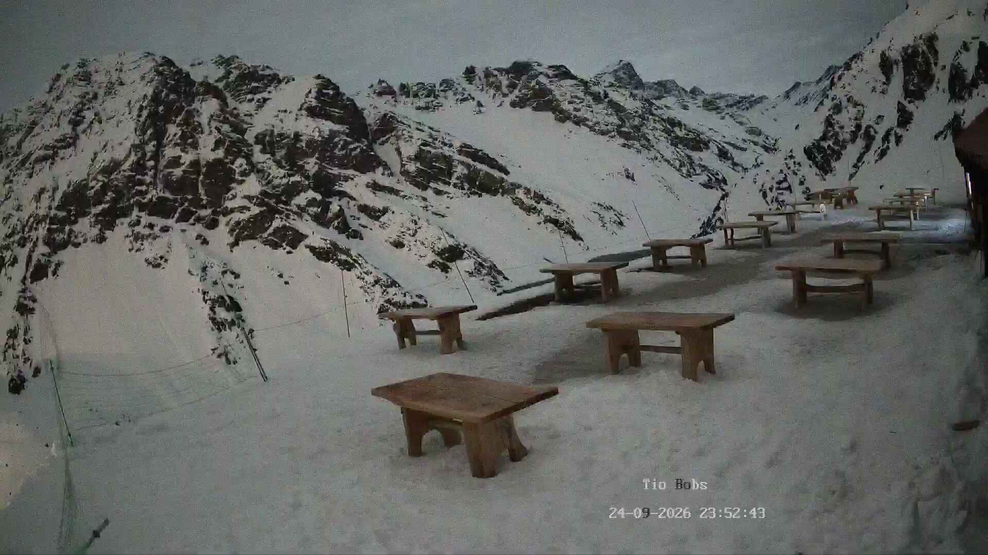 Portillo Tío Bobs snow cam captured at 24 September 2026 at 11:53 pm GMT-3