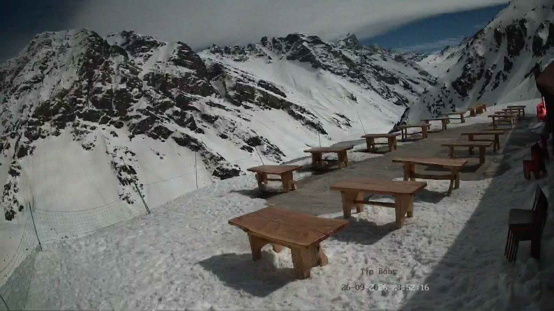 Portillo Tío Bobs snow cam captured at 26 September 2026 at 11:52 pm GMT-3