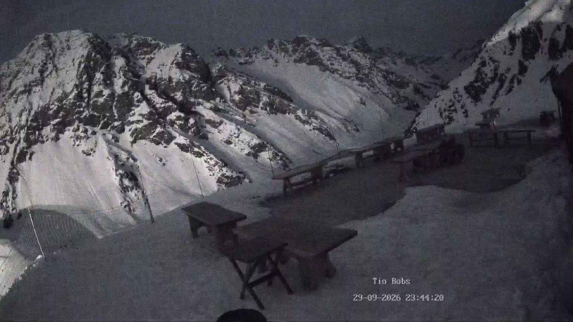 Portillo Tío Bobs snow cam captured at 29 September 2026 at 11:44 pm GMT-3