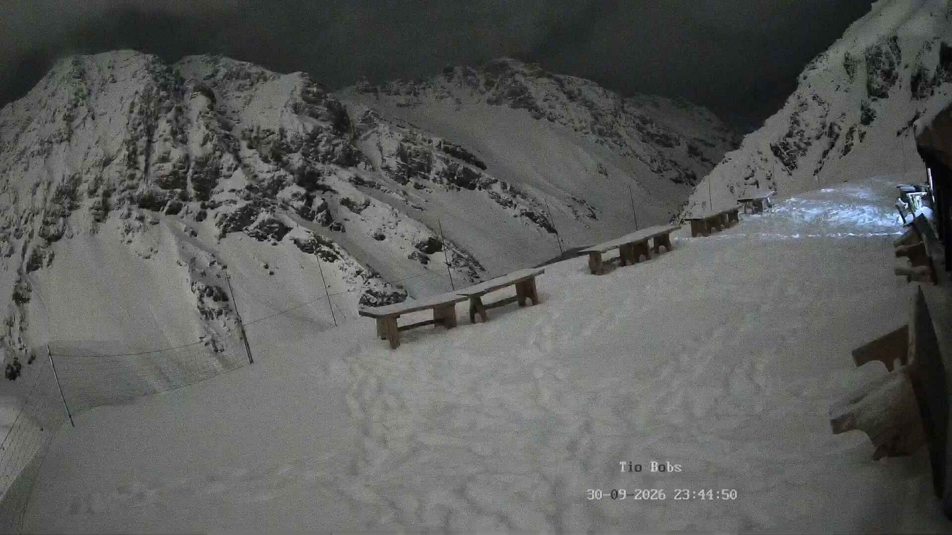 Portillo Tío Bobs snow cam captured at 30 September 2026 at 11:45 pm GMT-3