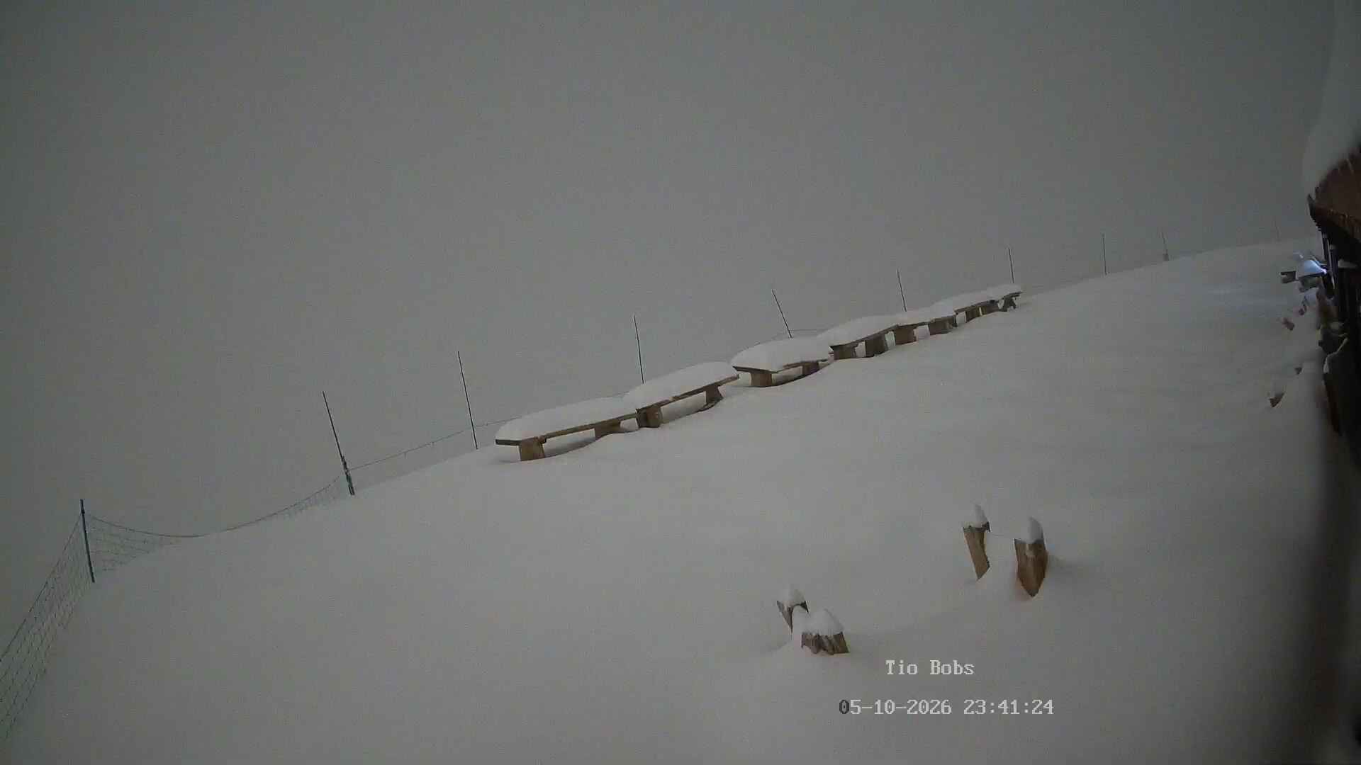 Portillo Tío Bobs snow cam captured at 5 October 2026 at 11:41 pm GMT-3