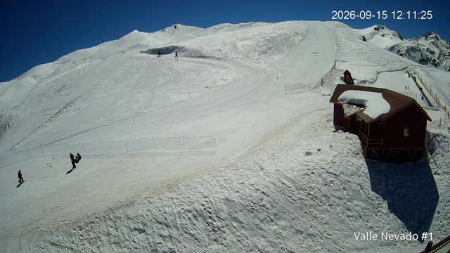 Valle Nevado La Fourchette snow cam captured at 15 September 2026 at 1:11 pm GMT-3