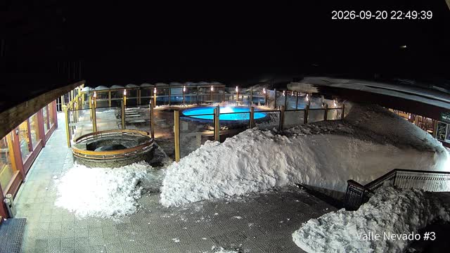 Valle Nevado Pool snow cam captured at 20 September 2026 at 11:49 pm GMT-3