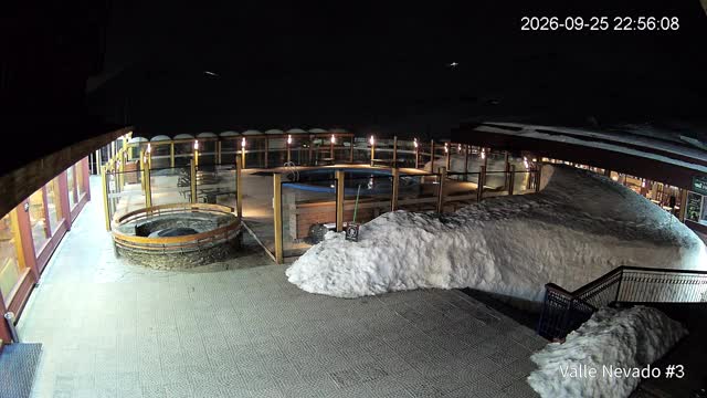 Valle Nevado Pool snow cam captured at 25 September 2026 at 11:56 pm GMT-3