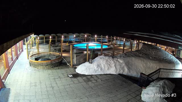 Valle Nevado Pool snow cam captured at 30 September 2026 at 11:49 pm GMT-3