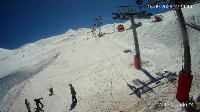Valle Nevado Gondola snow cam captured at 15 September 2026 at 1:11 pm GMT-3